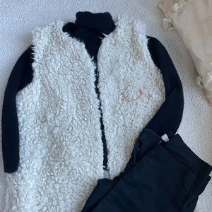 H&M off white vest
